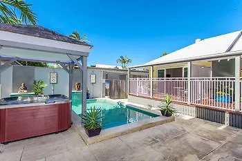 Aaron'S @ Byron Guesthouse Byron Bay Hotel
