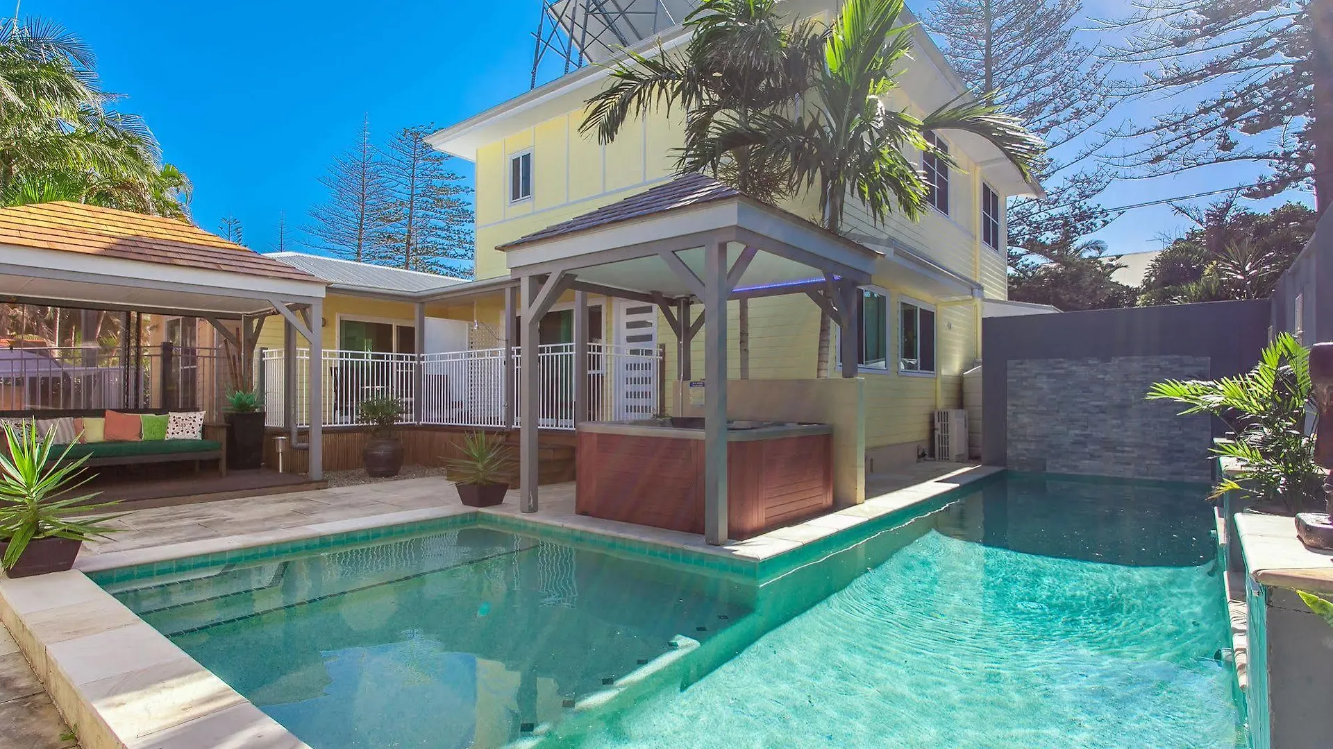 Hotel Aaron'S @ Byron Guesthouse Byron Bay
